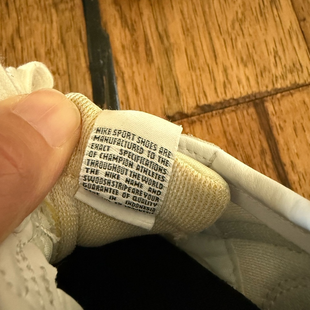 Nike Kids White and Black Sneakers - Picture 8 of 8